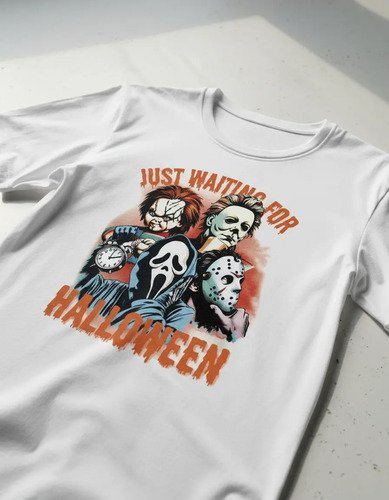 Playera Just Waiting For Halloween