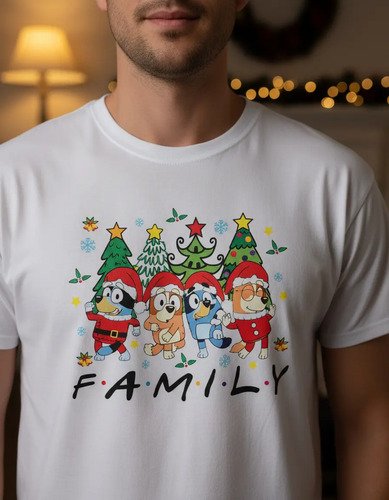 D_768029-MLM98189409542_112025-O.jpg Playera Navidad Bluey Family Friends Unisex