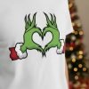 D_797149-MLM97469811735_112025-O.jpg Playera Grinch Corazon Navidad