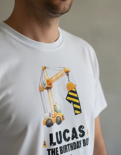 D_825879-MLM98454413820_112025-O.jpg Kit De 3 Playeras Cumpleaños De Camiones De Construcción